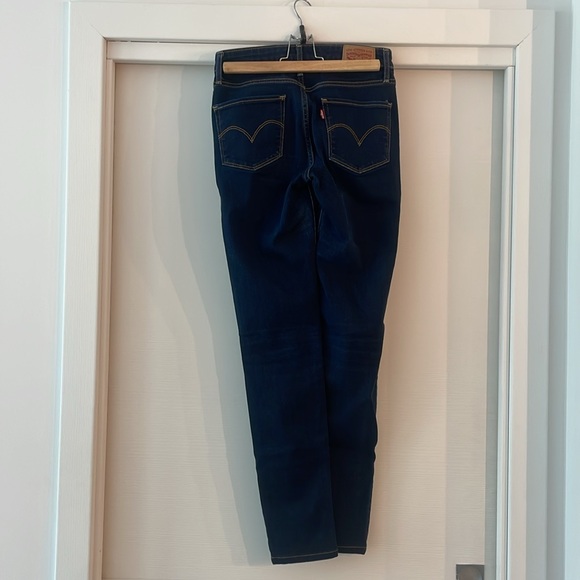 Levi’s High Rise Skinny - Picture 3 of 5